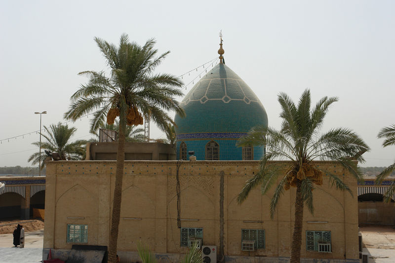 File:Tomb of Maytham al-tammar in kufi.jpg